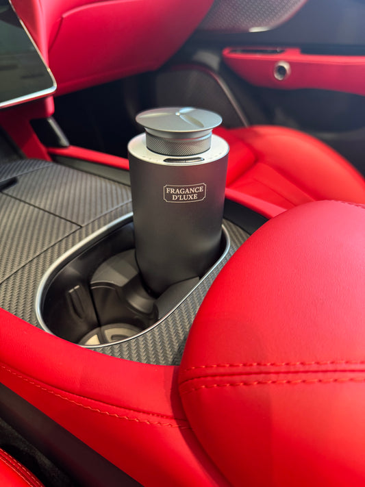 D'Luxe car diffuser Using water less oil diffuse , the world of fragrance can be revealed with pure essentials oil.
